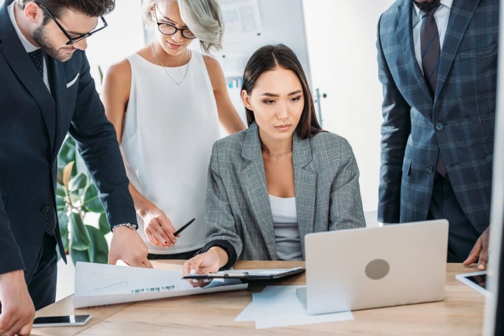 Strategisk linkbuilding og off-page SEO, der opbygger autoritet og troværdighed til din hjemmeside.